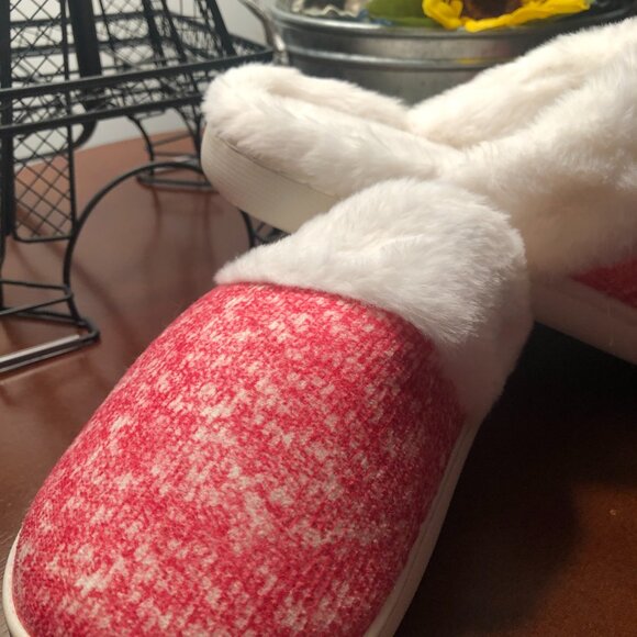 NWT - Studio 1886 Space dyed slippers - Size M (7-8) in red - Picture 2 of 6